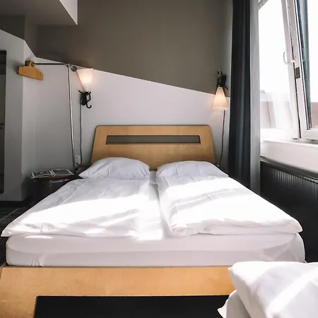 Superbude Hotel Hostel St. Georg-3